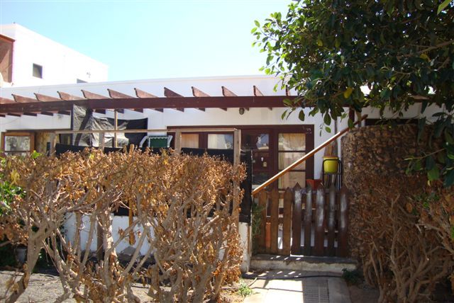 Exterior view of Single-family semi-detached for sale in Yaiza