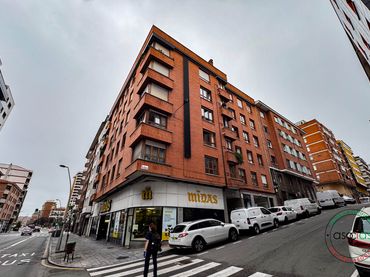 Pis amb jardí en venda a Gijón - Calle Reconquista 1