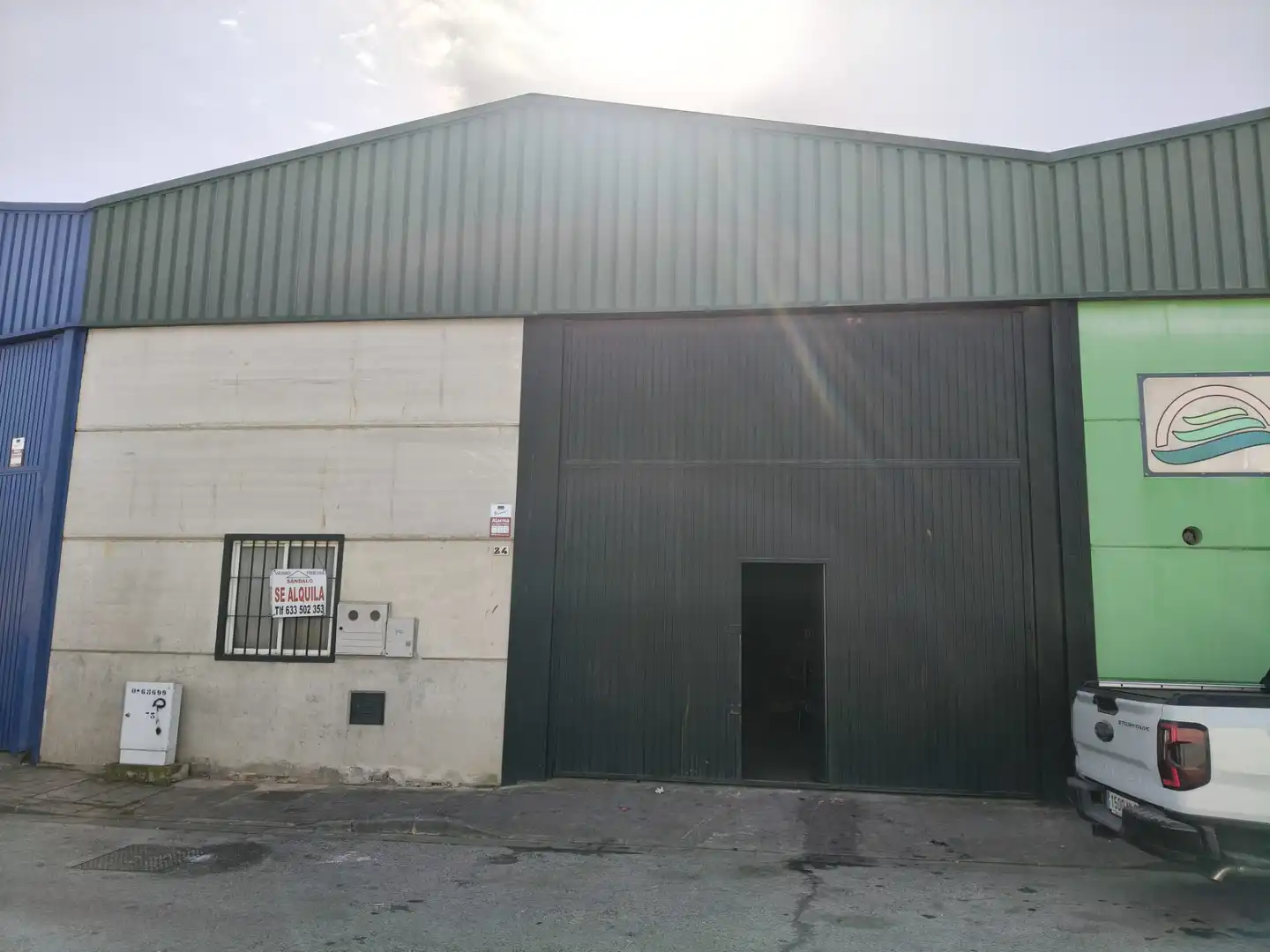 Außenansicht von Fabrikhallen zur Miete in Cintruénigo