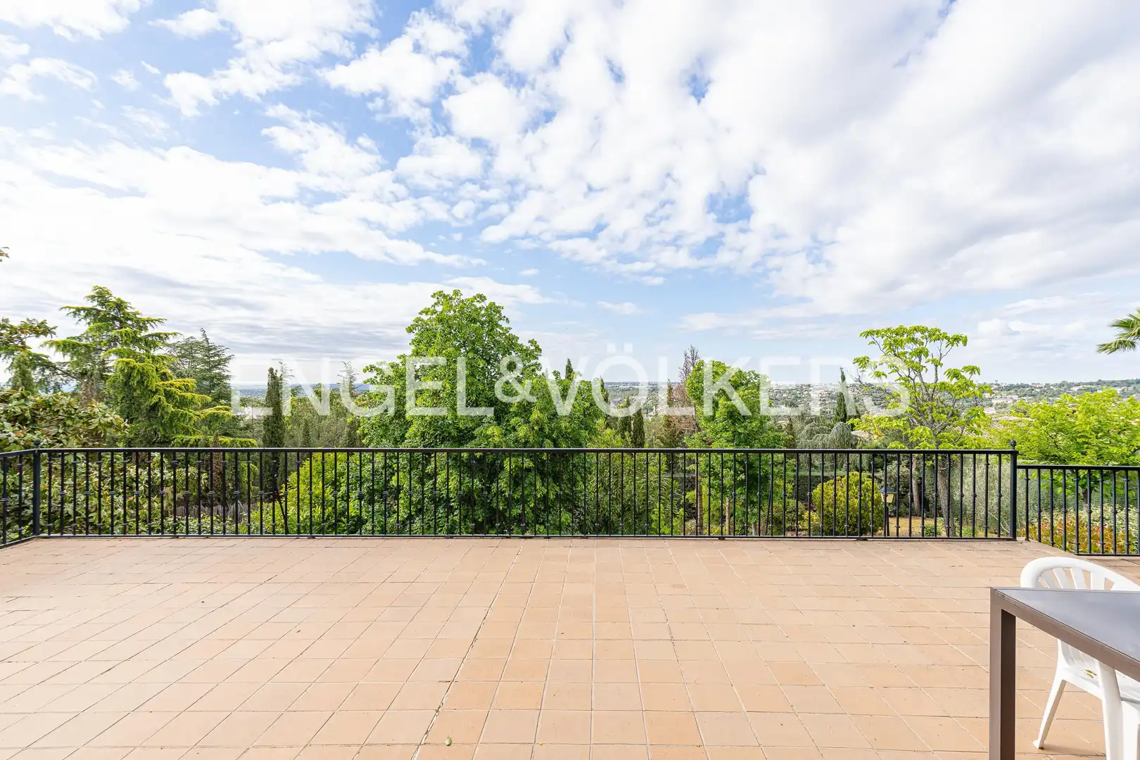 Terrassa de Casa o xalet en venda en Torrelodones amb Calefacció, Jardí privat i Terrassa