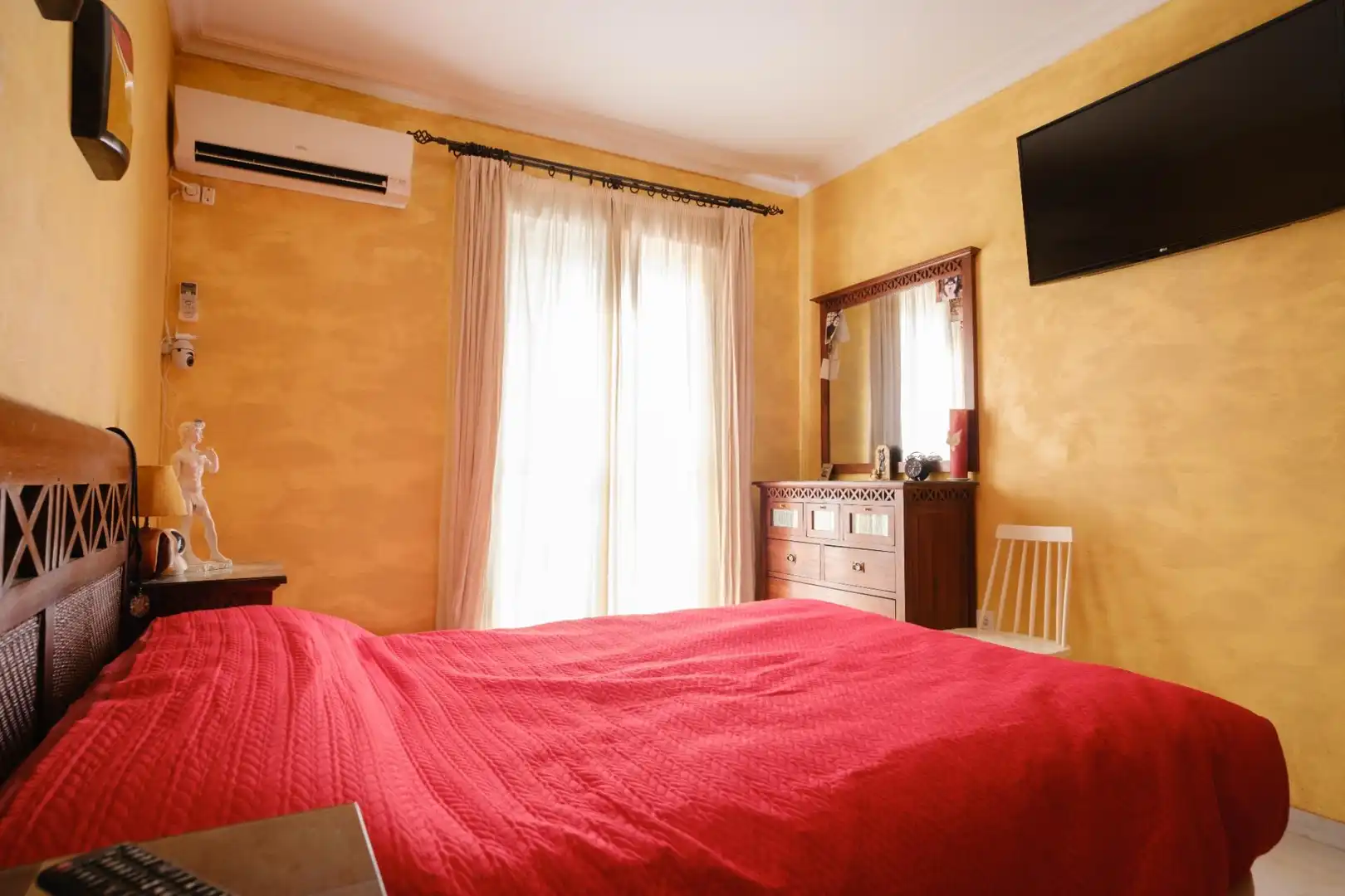 Dormitori de Casa adosada en venda en La Algaba amb Aire condicionat, Calefacció i Terrassa