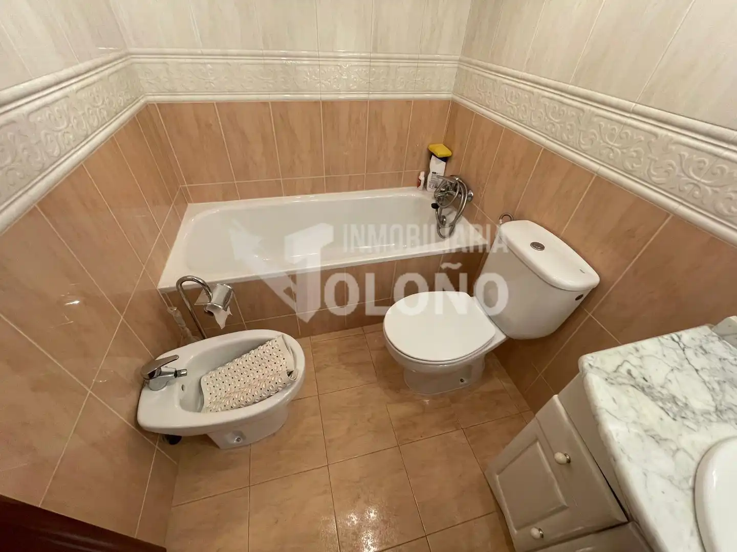 Baño de Piso en venta en Castañares de Rioja con Calefacción, Parquet y Terraza