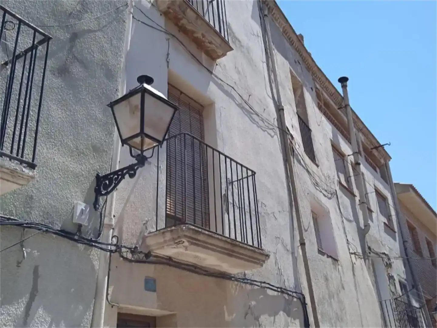 Vista exterior de Pis en venda en La Fuliola amb Balcó