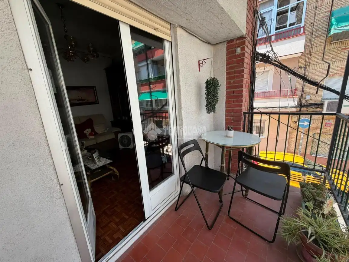 Flat for sale in C. Hermanos Álvarez Quintero, La Alhóndiga