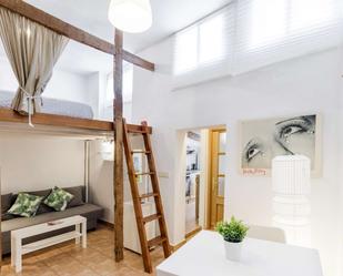 Bedroom of Study to share in  Madrid Capital  with Air Conditioner, Heating and Terrace