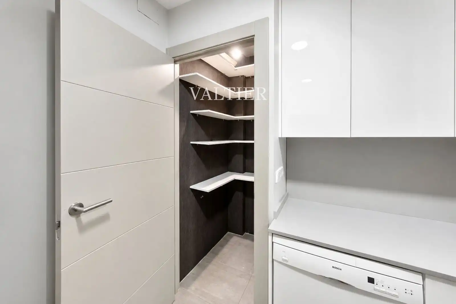 Kitchen of Flat for rent in Madrid  with Air Conditioner