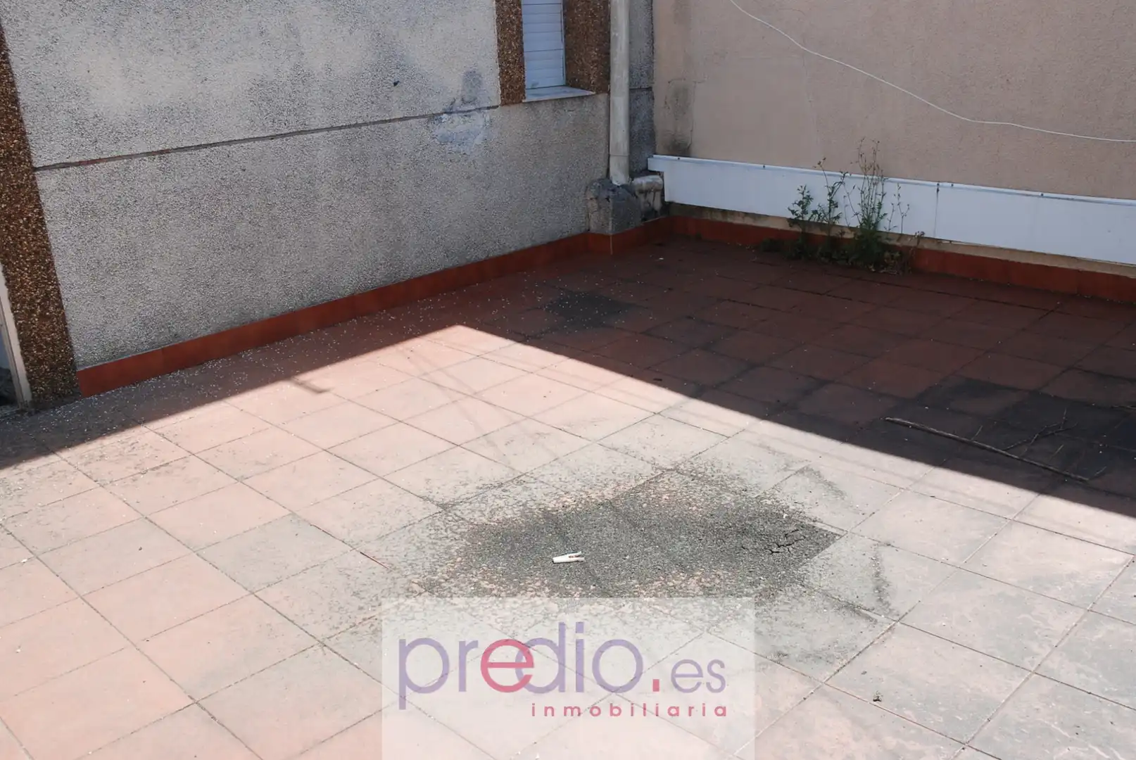 Parking de Casa adosada en venta en Lugo con Calefacción, Jardín privado y Trastero
