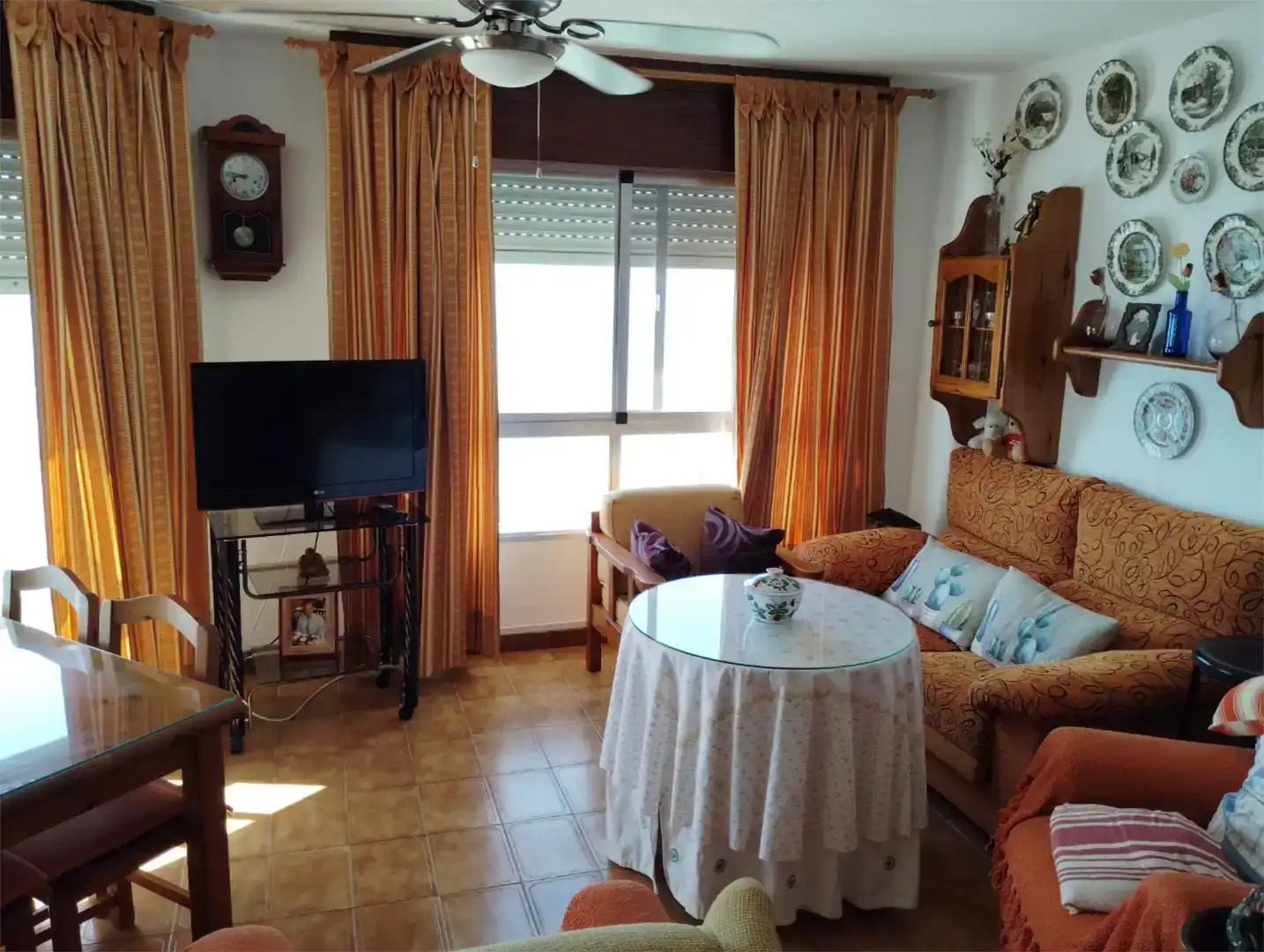 Sala d'estar de Pis en venda en Almuñécar amb Piscina