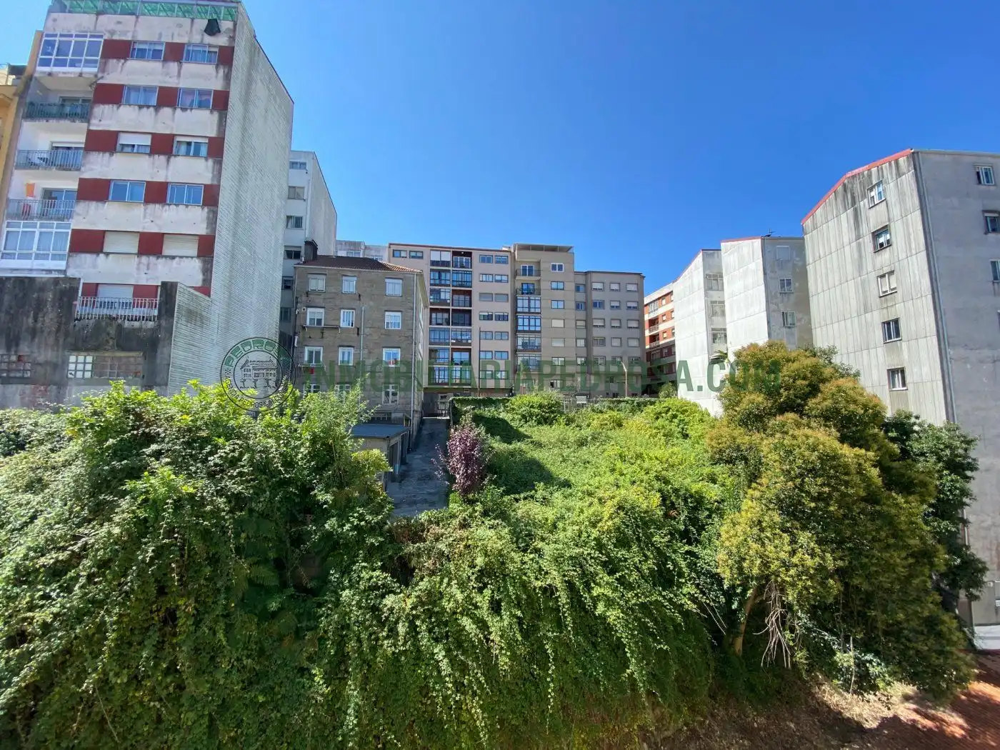 Vista exterior de Pis en venda en Pontevedra Capital  amb Calefacció i Traster