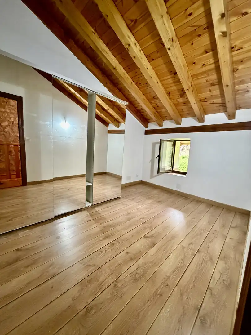 Habitación de Casa adosada en venta en Miera