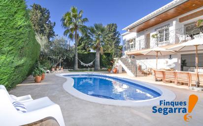 Swimming pool of House or chalet for sale in Roda de Berà  with Air Conditioner, Heating and Private garden