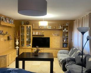 Living room of Single-family semi-detached for sale in Parla  with Heating, Private garden and Parquet flooring