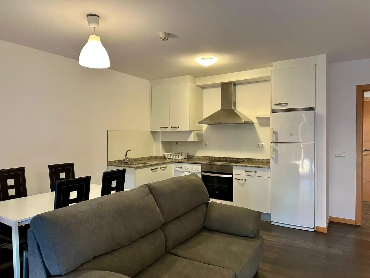 Cocina de Dúplex en venta en A Pobra do Caramiñal con Calefacción, Parquet y Trastero