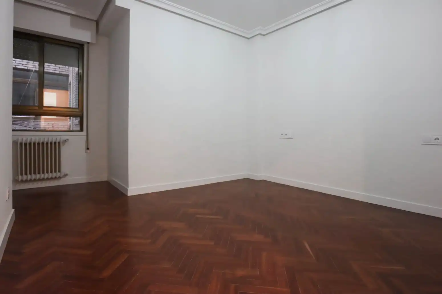 Wohnung zur Miete in Oviedo  mit Heizung und Parkett
