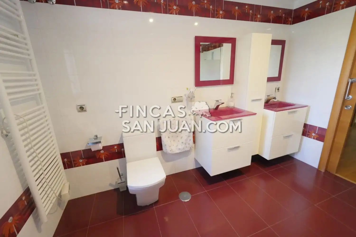 Bany de Casa o xalet en venda en Orihuela amb Jardí privat, Terrassa i Traster