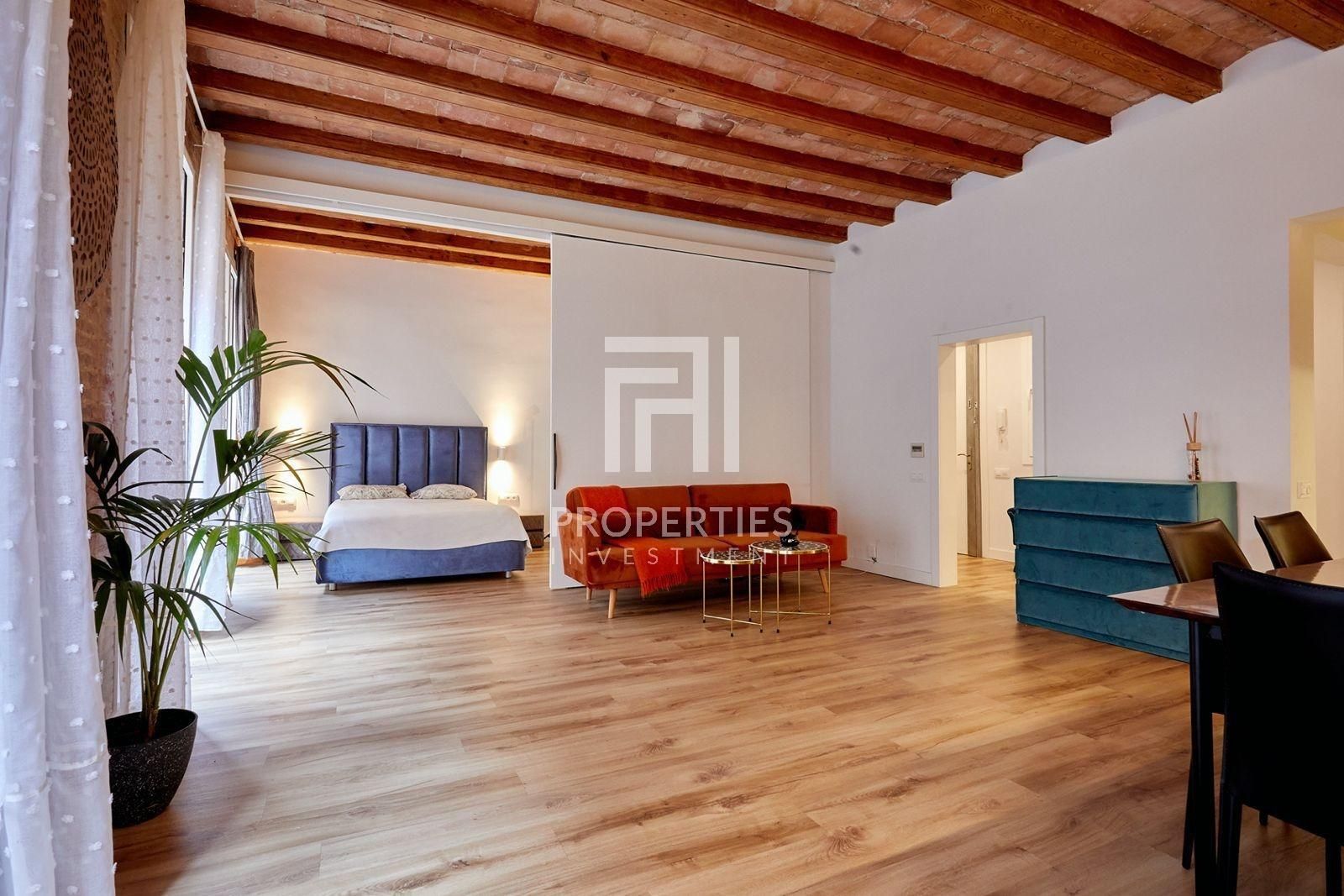 Vista exterior de Pis en venda en  Barcelona Capital amb Balcó i Alarma