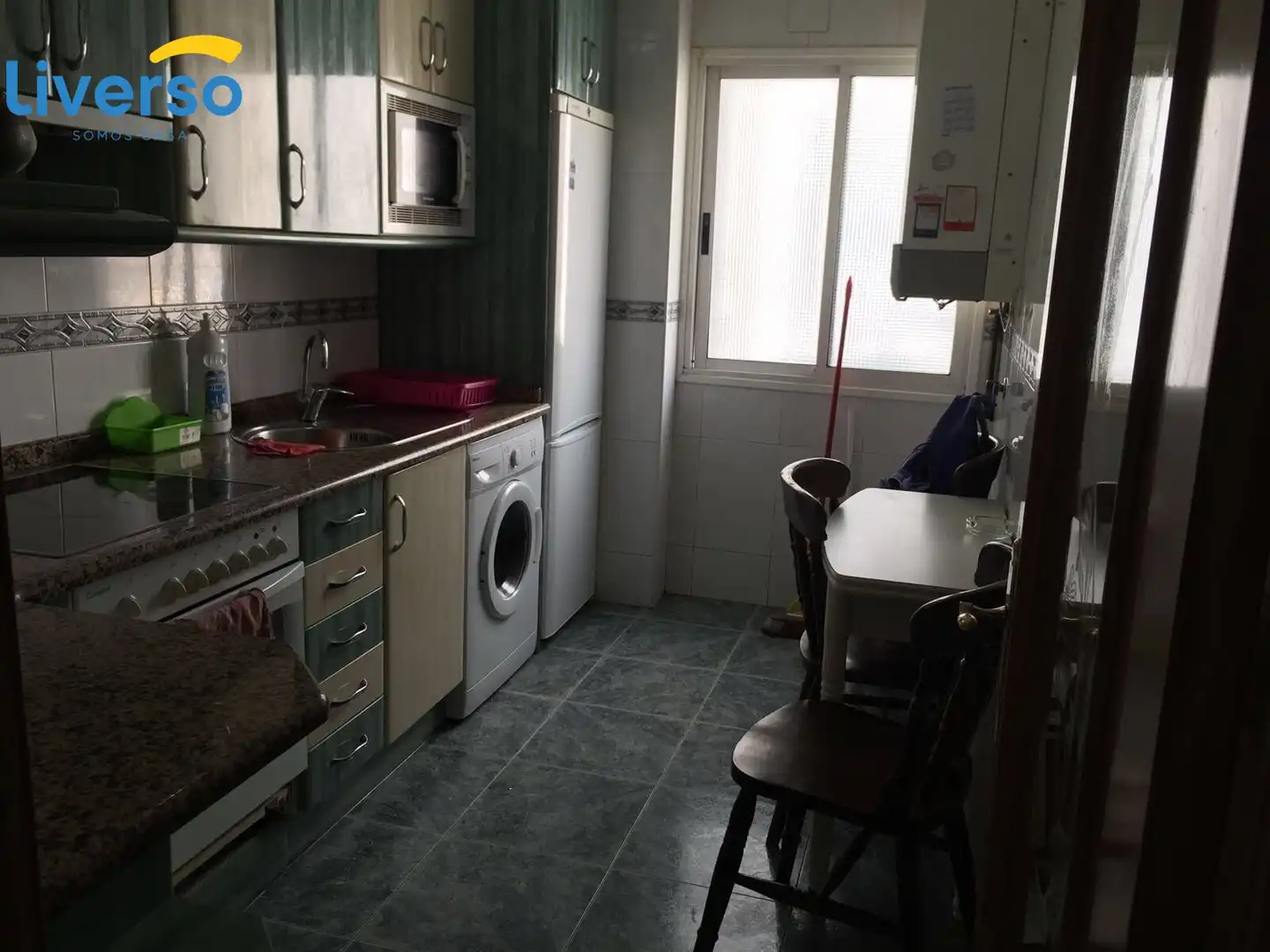 Kitchen of Flat for share in Burgos  with Furnished