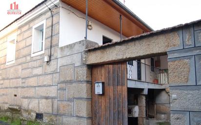 Vista exterior de Casa o xalet en venda en San Cibrao das Viñas amb Balcó