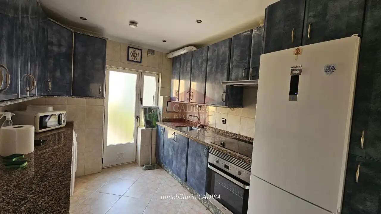 Cocina de Piso para compartir en Salamanca con Calefacción, Parquet y Terraza