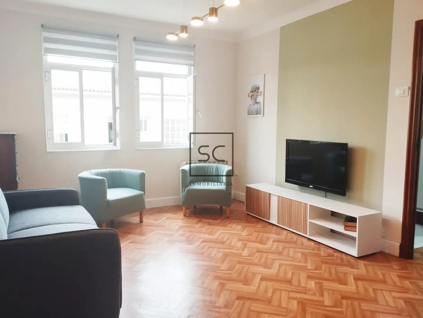 Sala d'estar de Pis en venda en Ferrol amb Calefacció i Moblat