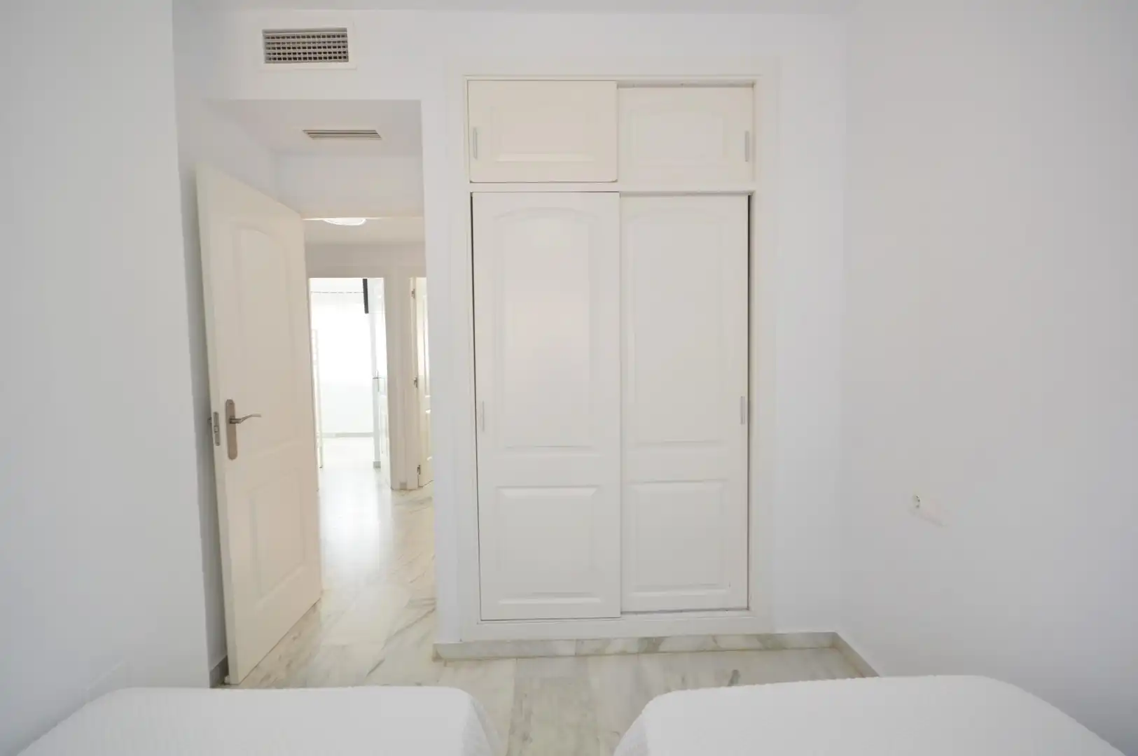 Habitación de Casa adosada en venta en El Puerto de Santa María con Aire acondicionado, Calefacción y Jardín privado