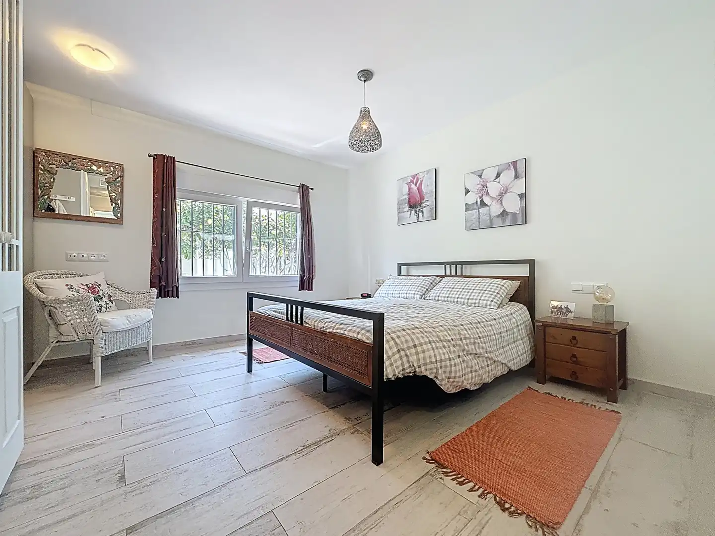 Dormitori de Casa o xalet en venda en Manilva amb Aire condicionat, Jardí privat i Terrassa