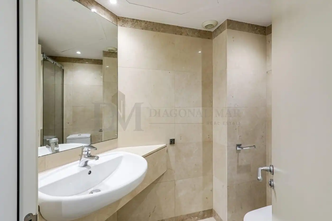 Baño de Piso en venta en Barcelona con Aire acondicionado, Calefacción y Terraza