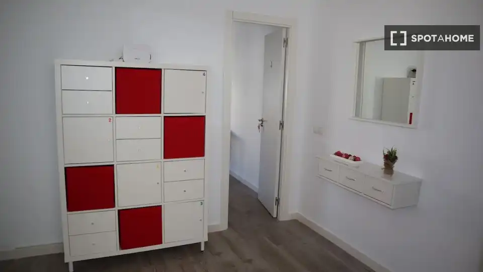 Bedroom of Flat for rent in Sevilla  with Air Conditioner, Heating and Furnished