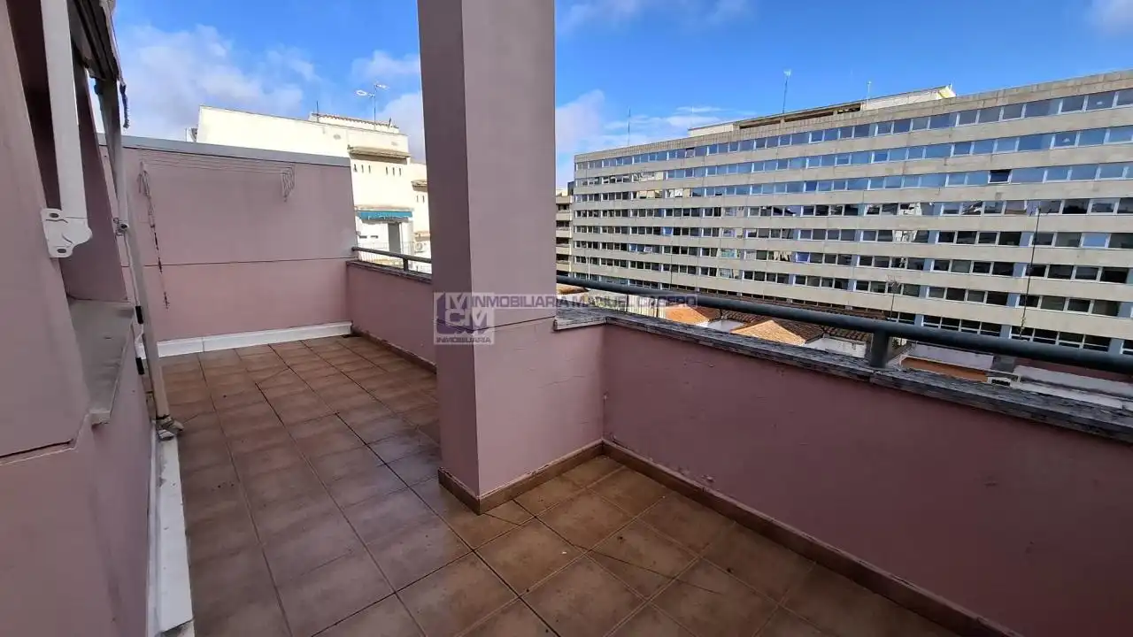 Terraza de Ático en venta en Cáceres con Calefacción, Terraza y Trastero