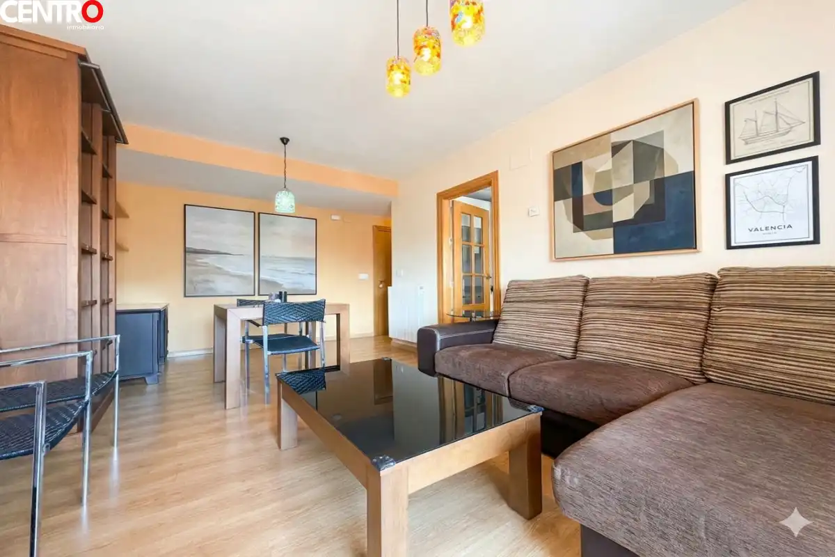Sala d'estar de Pis en venda en Churriana de la Vega amb Calefacció i Terrassa