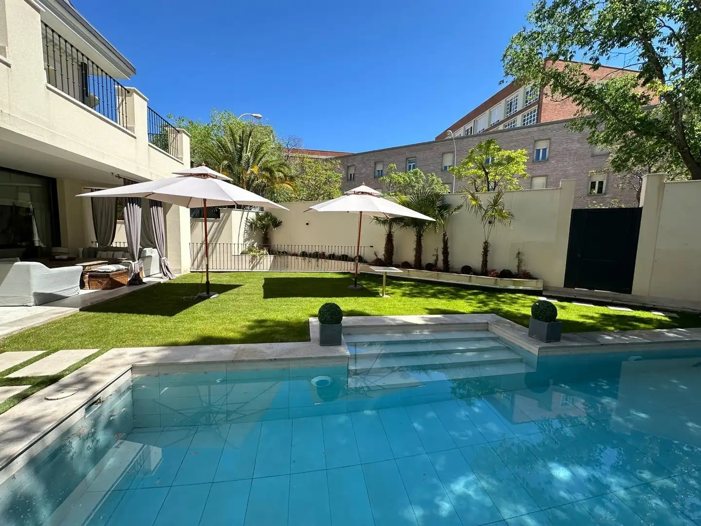 Schwimmbecken von Haus oder Chalet zur Miete in Madrid mit Klimaanlage, Heizung und Privatgarten
