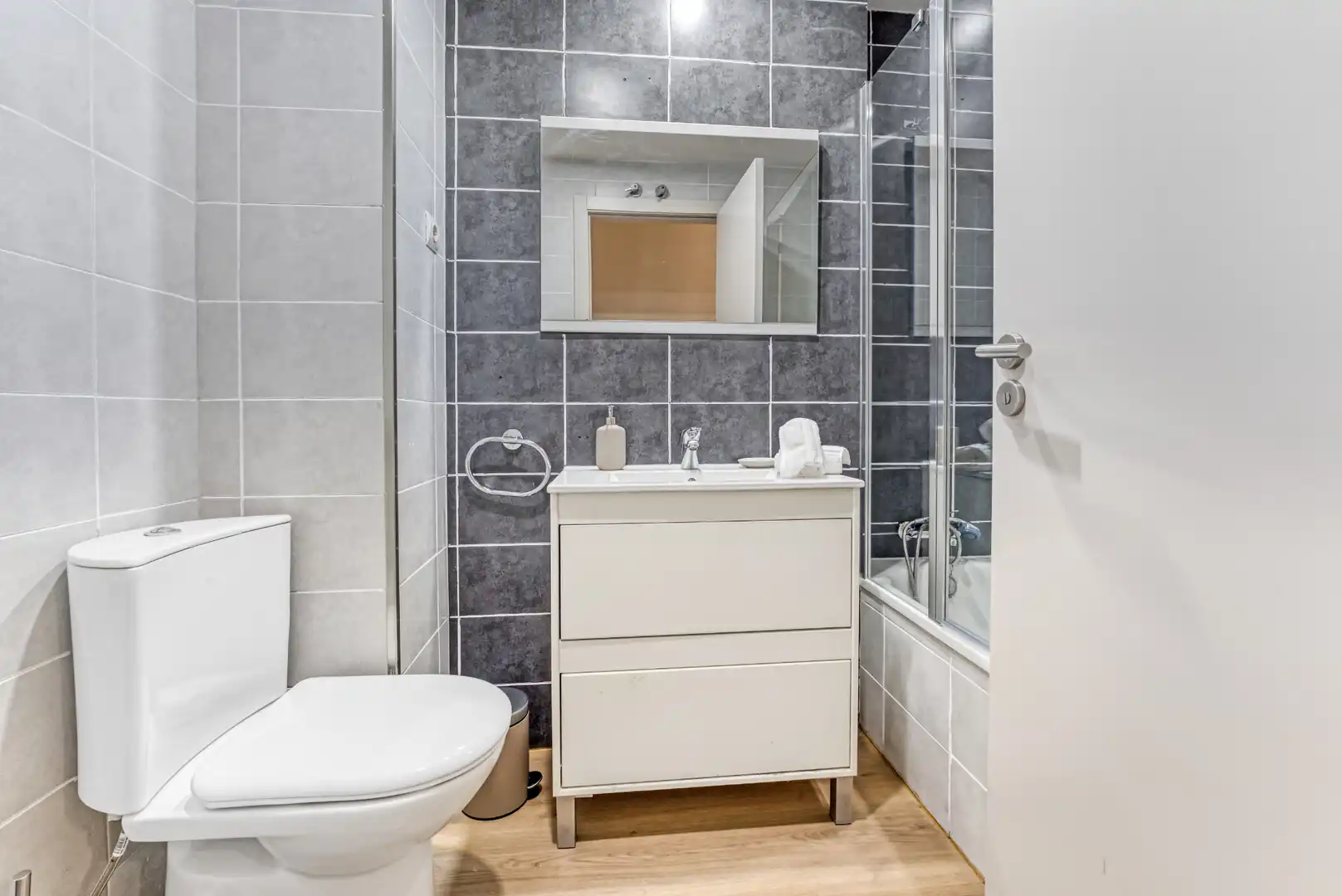 Baño de Piso en venta en Madrid con Aire acondicionado, Terraza y Trastero