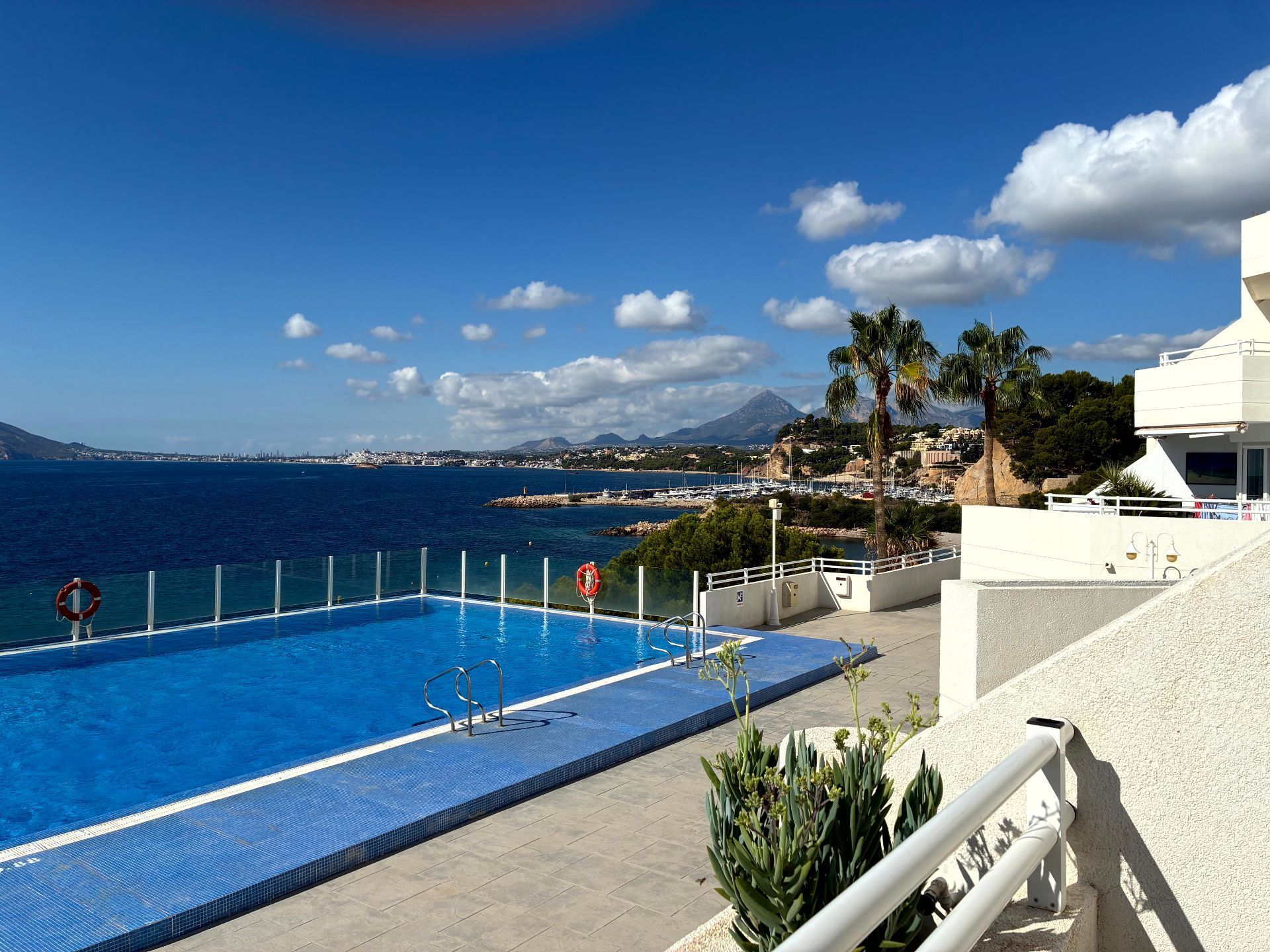 Piscina de Apartament en venda en Altea amb Aire condicionat, Calefacció i Piscina comunitària