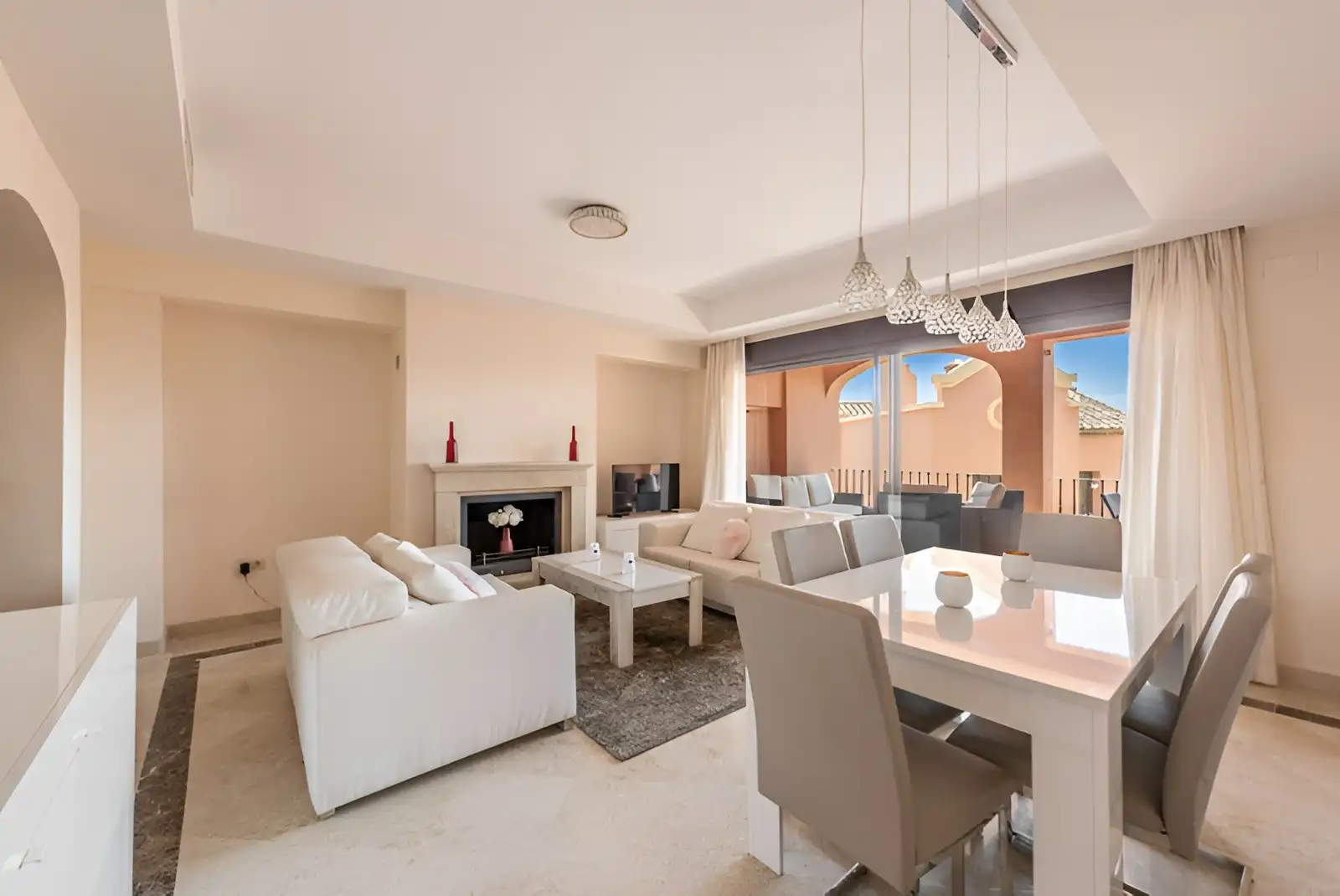 Casa a schiera con piscina in vendita a Estepona Pueblo, imagen 3
