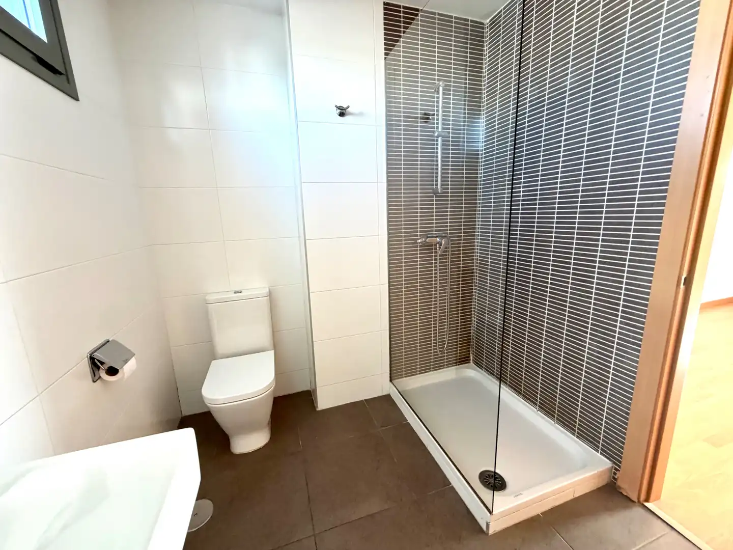 Baño de Ático en venta en Pinto con Calefacción, Parquet y Terraza