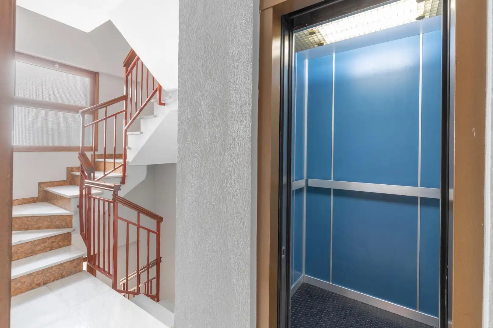 Piso en venta en Granada con Calefacción y Terraza