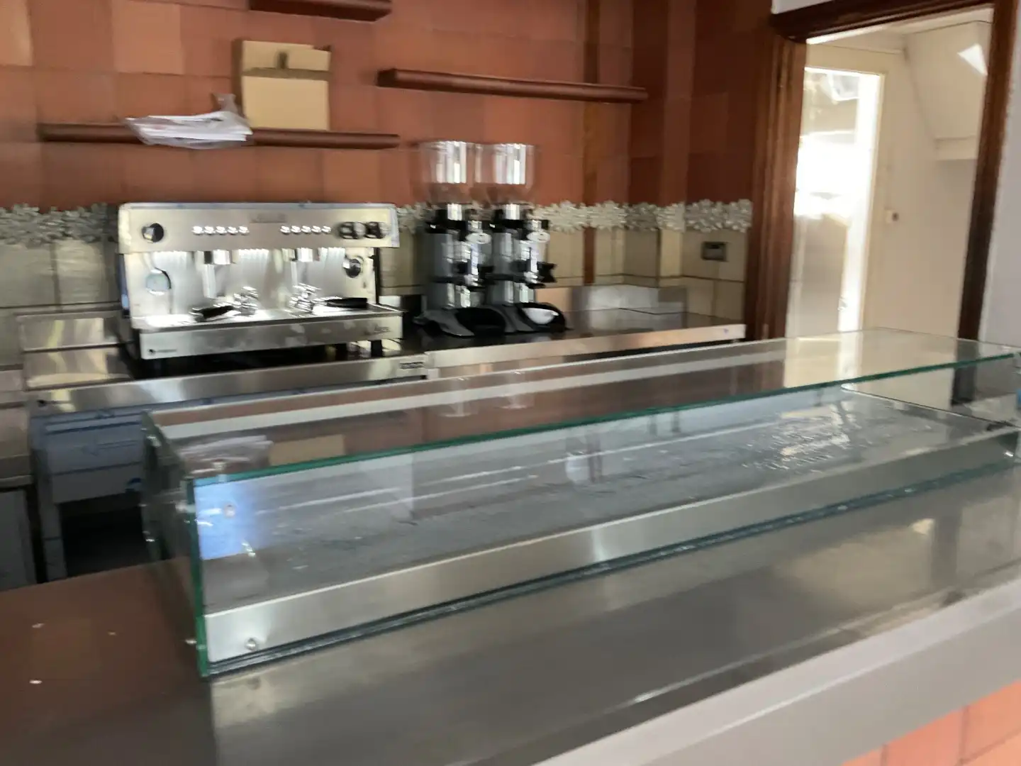 Local de lloguer en Azuqueca de Henares amb Aire condicionat, Terrassa i Moblat