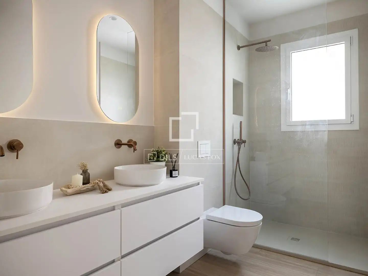 Baño de Piso en venta en Barcelona con Aire acondicionado, Calefacción y Jardín privado