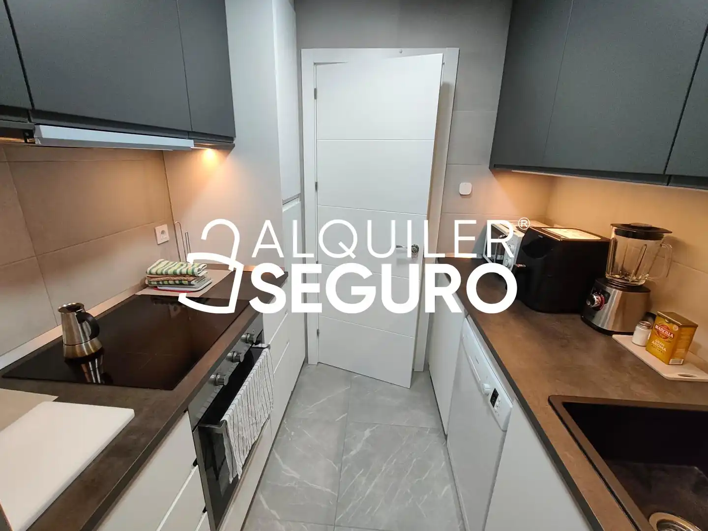 Küche von Wohnung zur Miete in Madrid mit Klimaanlage und Heizung