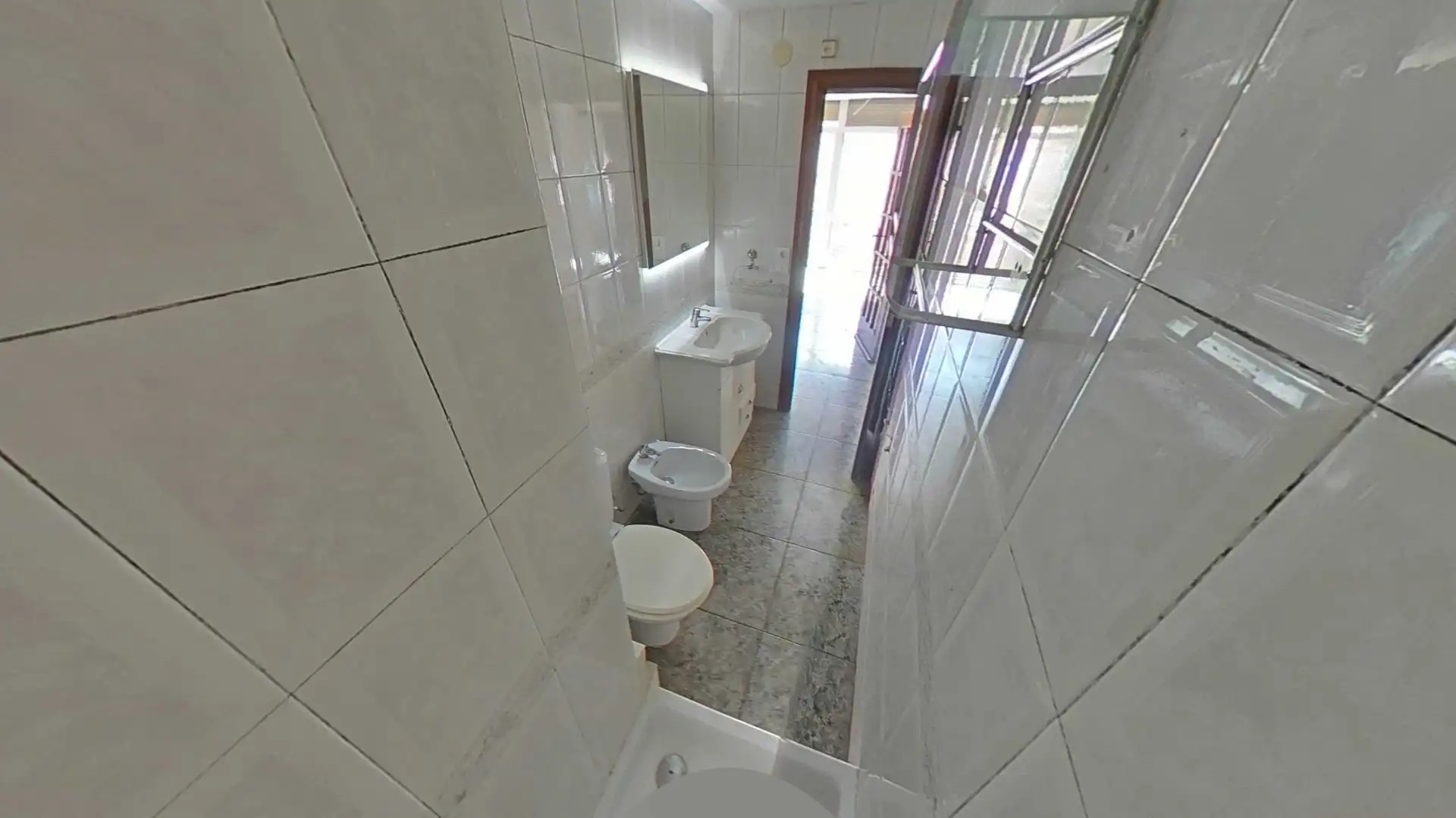 Badezimmer von Wohnungen zum Verkauf in Badalona