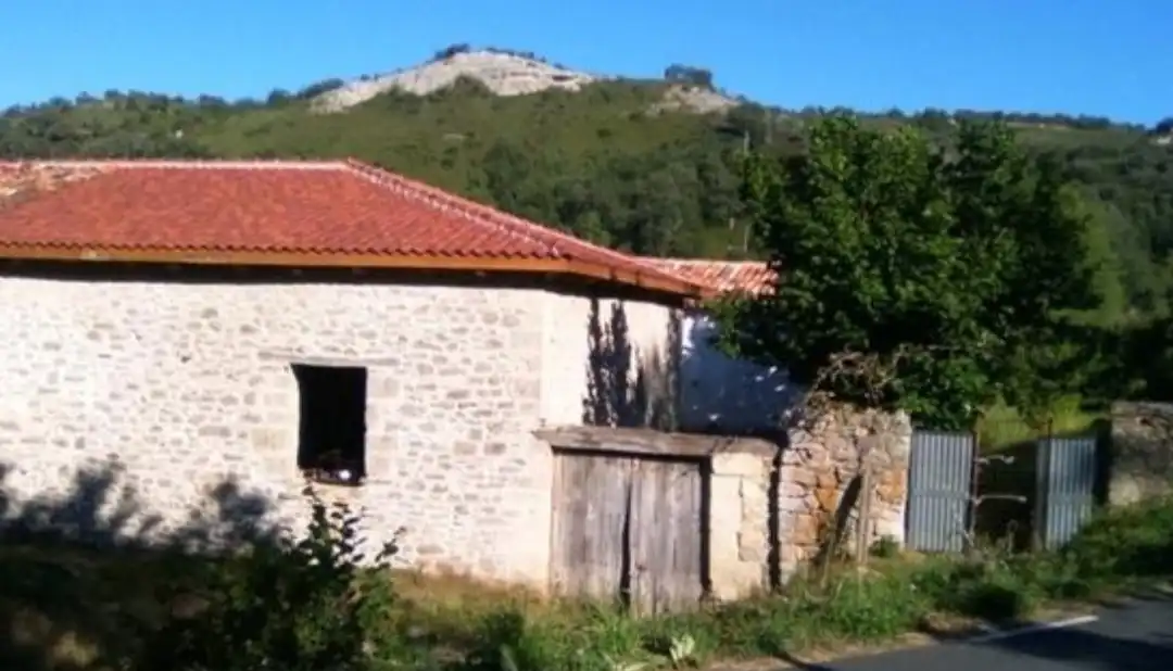 Exterior view of Houses for sale in Merindad de Sotoscueva  with Private garden and Storage room
