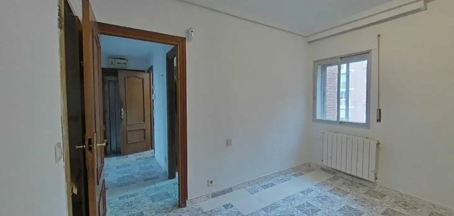 Bedroom of Flat for sale in Madrid