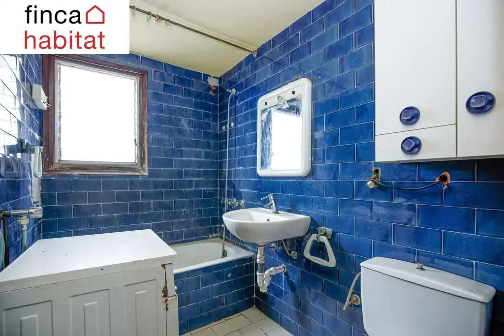 Baño de Apartamento en venta en L'Estartit con Terraza