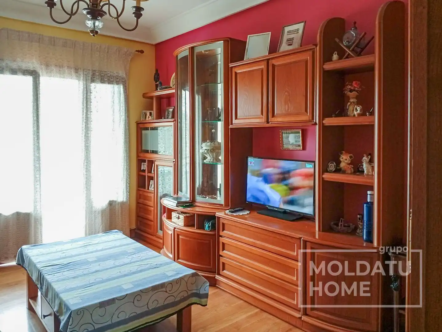 Sala d'estar de Casa o xalet en venda en Irun  amb Calefacció, Jardí privat i Traster