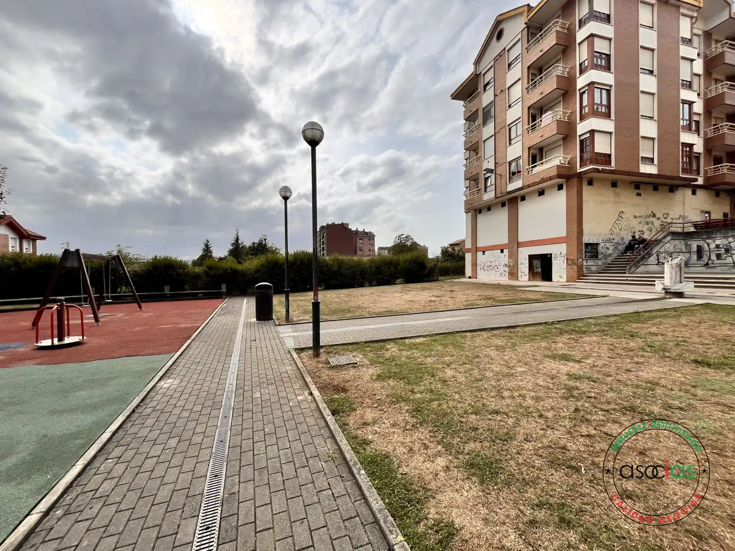 Parkplatz von Geschaftsraum zum Verkauf in Siero