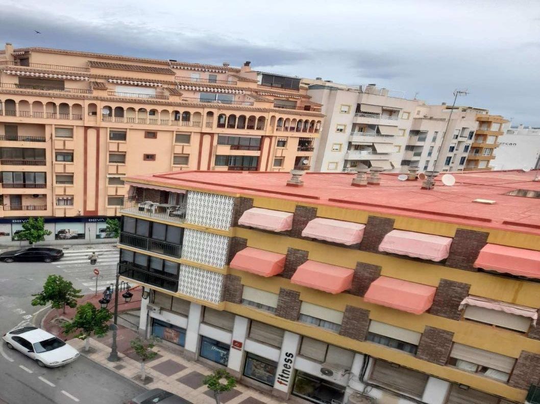 Vista exterior de Pis en venda en El Campello amb Terrassa i Balcó