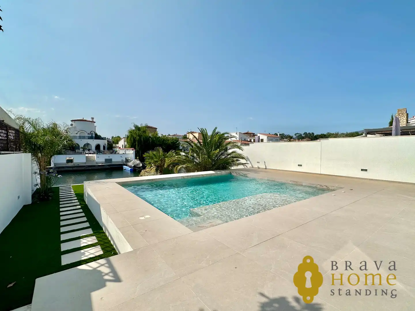 Casa amb piscina en venda a Carrer Llobregat, imagen 4