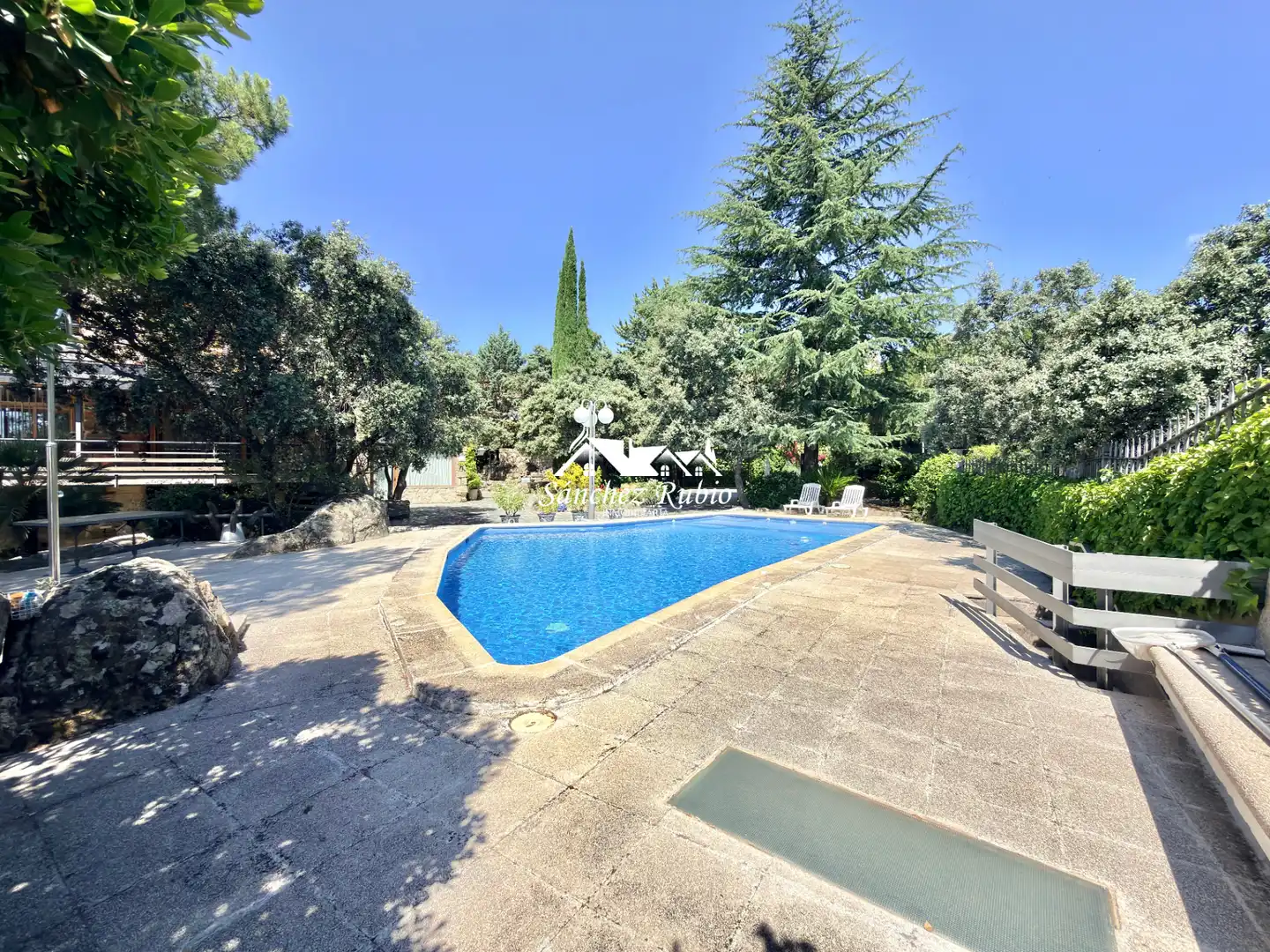 Piscina de Casa o xalet en venda en Torrelodones amb Calefacció, Jardí privat i Parquet