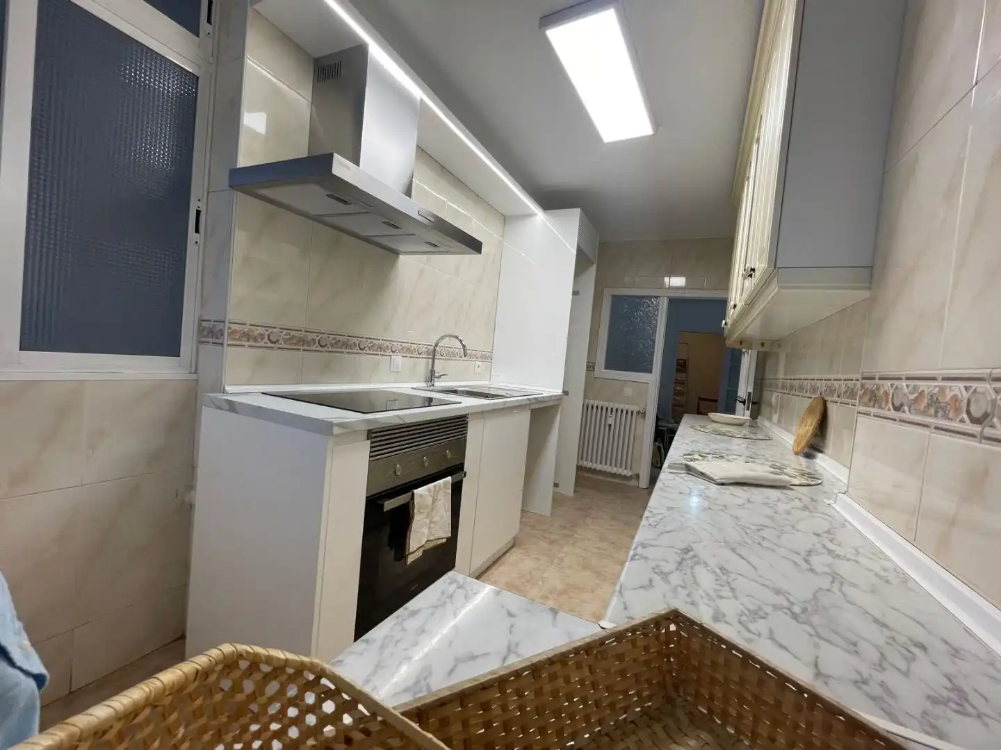Kitchen of Flat for rent in Madrid  with Air Conditioner, Heating and Parquet flooring
