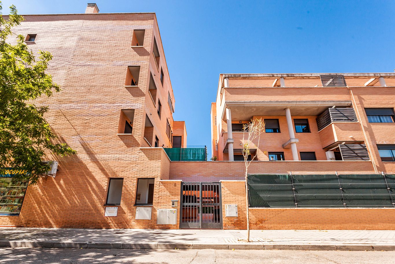 Exterior view of Flat to rent in Leganés  with Storage room and Oven